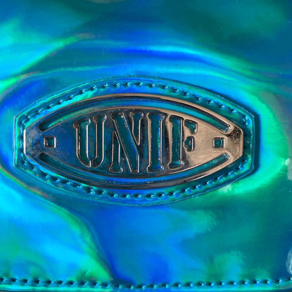 ❣️Sold❣️EUC Unif Quip Mini Holographic Backpack - Picture 7 of 8